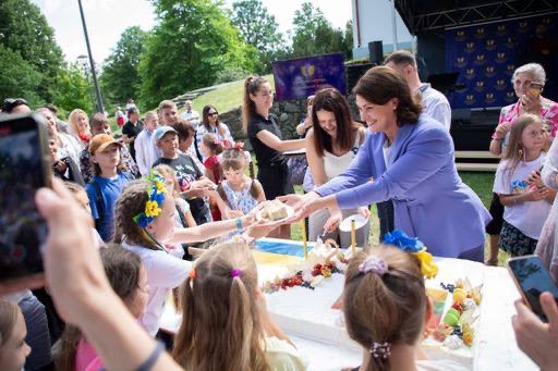 zelenska privitala ukrayinskij centr u litvi z drugoju richniceju zasnuvannja 5b1f0f2