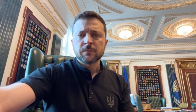 Зеленський про обстріл будинку у Дніпрі: Росія відповість за цей терор