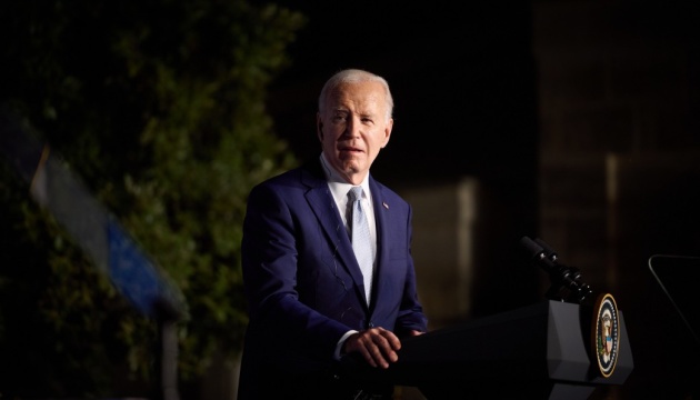 Байден про напад на Трампа: Радий, що він у безпеці