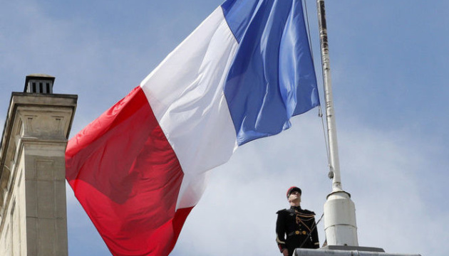 Десять переселенців із Маріуполя зможуть пройти курс кулінарії від шеф-кухаря у Франції