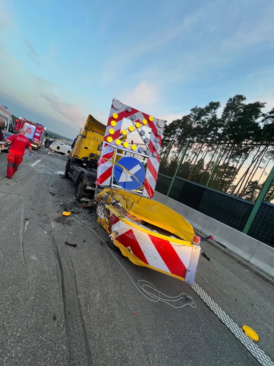 devjatero ukrayinciv postrazhdali u dtp v polshhi pjatero z nih u kritichnomu stani mzs a185791