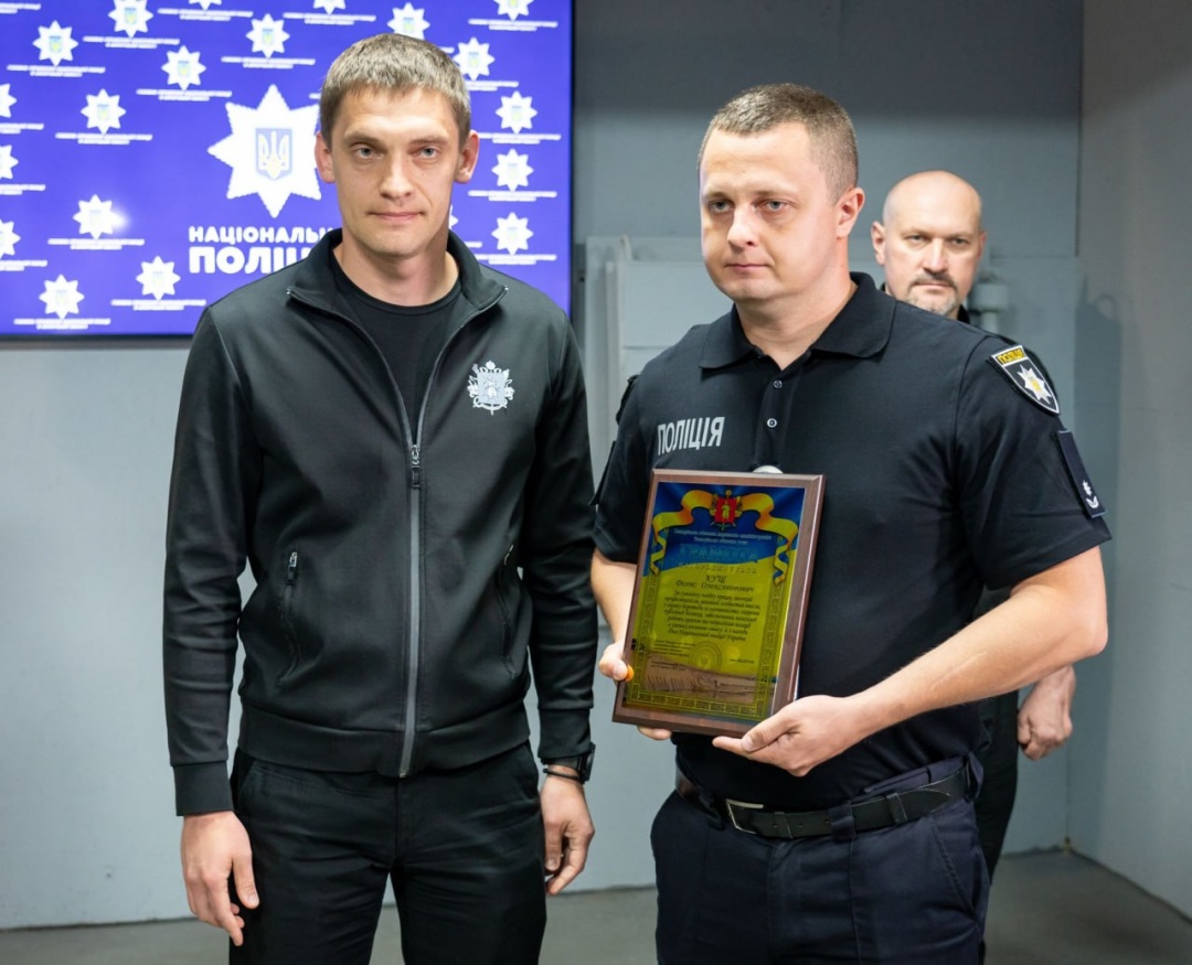 dlja ohoroni pravoporjadku zaporizka oda peredala policejskim 120 droniv 57a7824