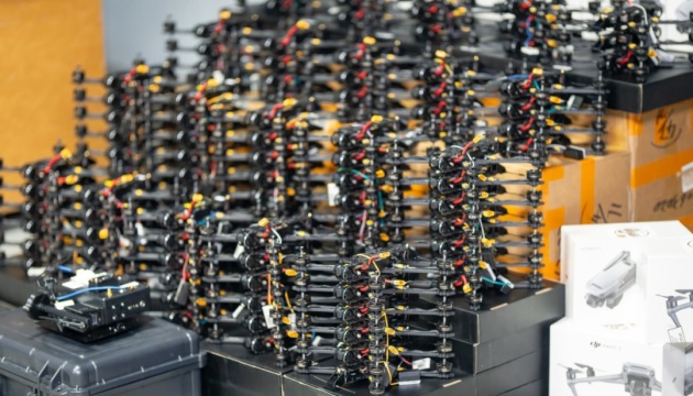 Для охорони правопорядку Запорізька ОДА передала поліцейським 120 дронів 