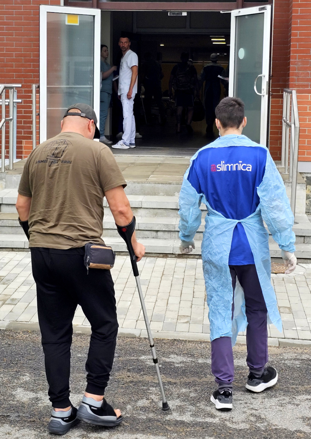 do rigi na likuvannja pribula grupa vazhkoporanenih ukrayinskih vijskovih 6442d08