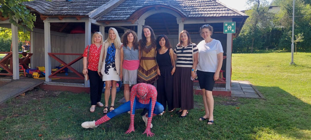 druzhini posliv ukrayini ta britaniyi vidvidali evakujovanih do litvi ukrayinskih ditej bc096f1