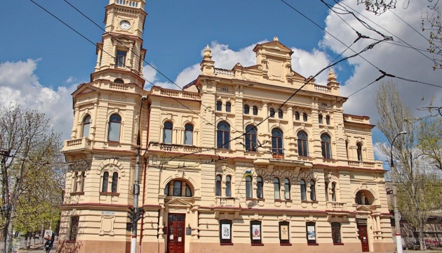 Херсонський художній музей ідентифікував ще одну картину, викрадену росіянами