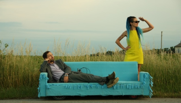 mandrivniki z ternopilshhini pribuli na divani u stolicju 0b97c5c