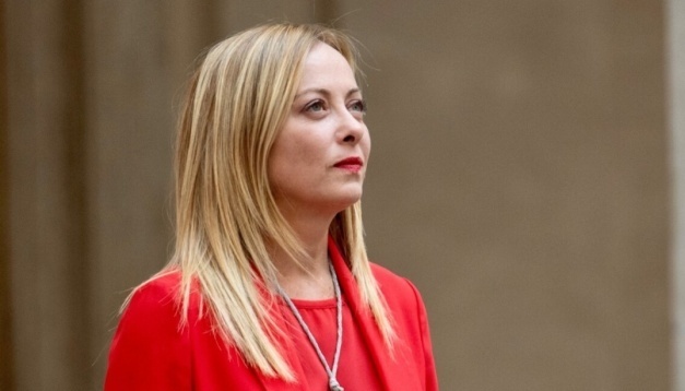 Мелоні засудила напад ультраправих активістів на журналістку