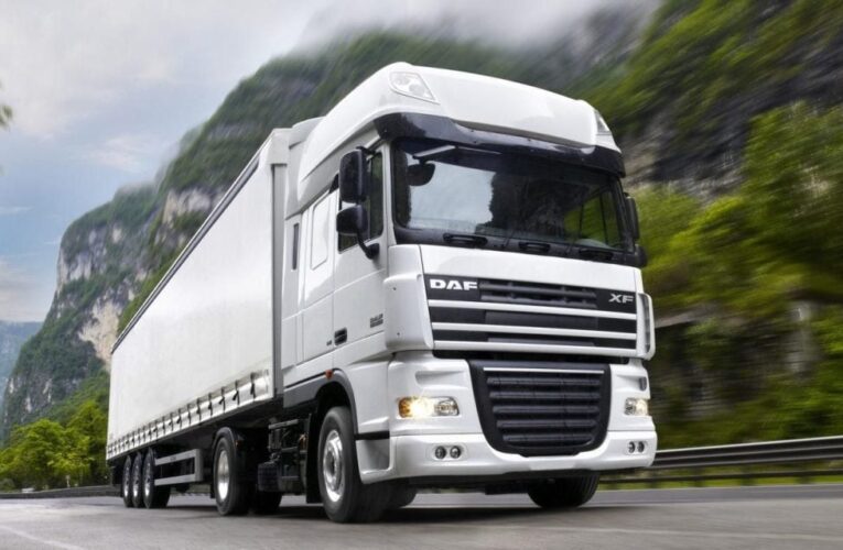 На Буковині через спеку ввели тимчасові обмеження руху для вантажівок