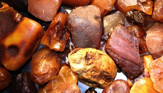 На Рівненщині під час обшуку вилучили близько 42 кілограми бурштину