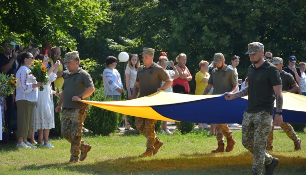 na rivnenshhini vshanuvali bratsku mogilu kozakiv chasiv bogdana hmelnickogo 45af6da