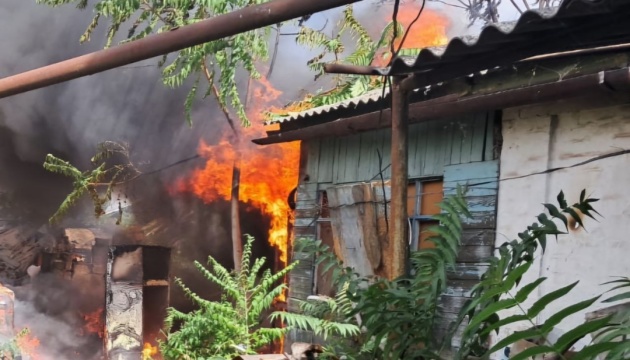 Обстрілами в Нікопольському районі пошкоджені понад півтора десятка будинків
