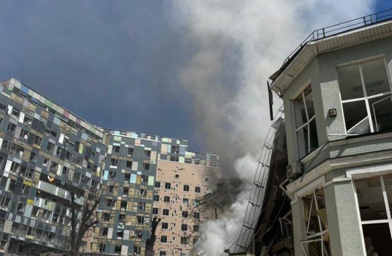 Обстріляли дитячу лікарню «Охматдит» та п’ять українських міст: росіяни випустили по Україні 40 ракет