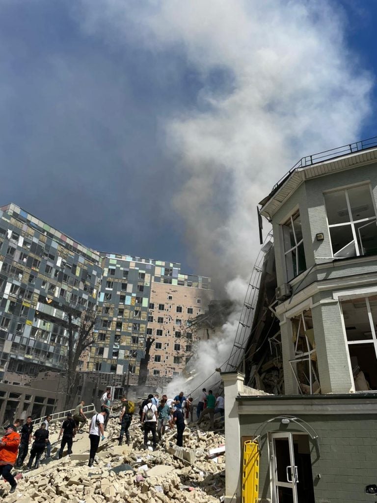 Міста України масово атакували 40 ракетами різних типів.