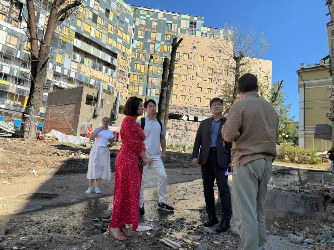 pracivniki kompaniyi z pivdennoyi koreyi zibrali groshi na vidbudovu ohmatditu f868285