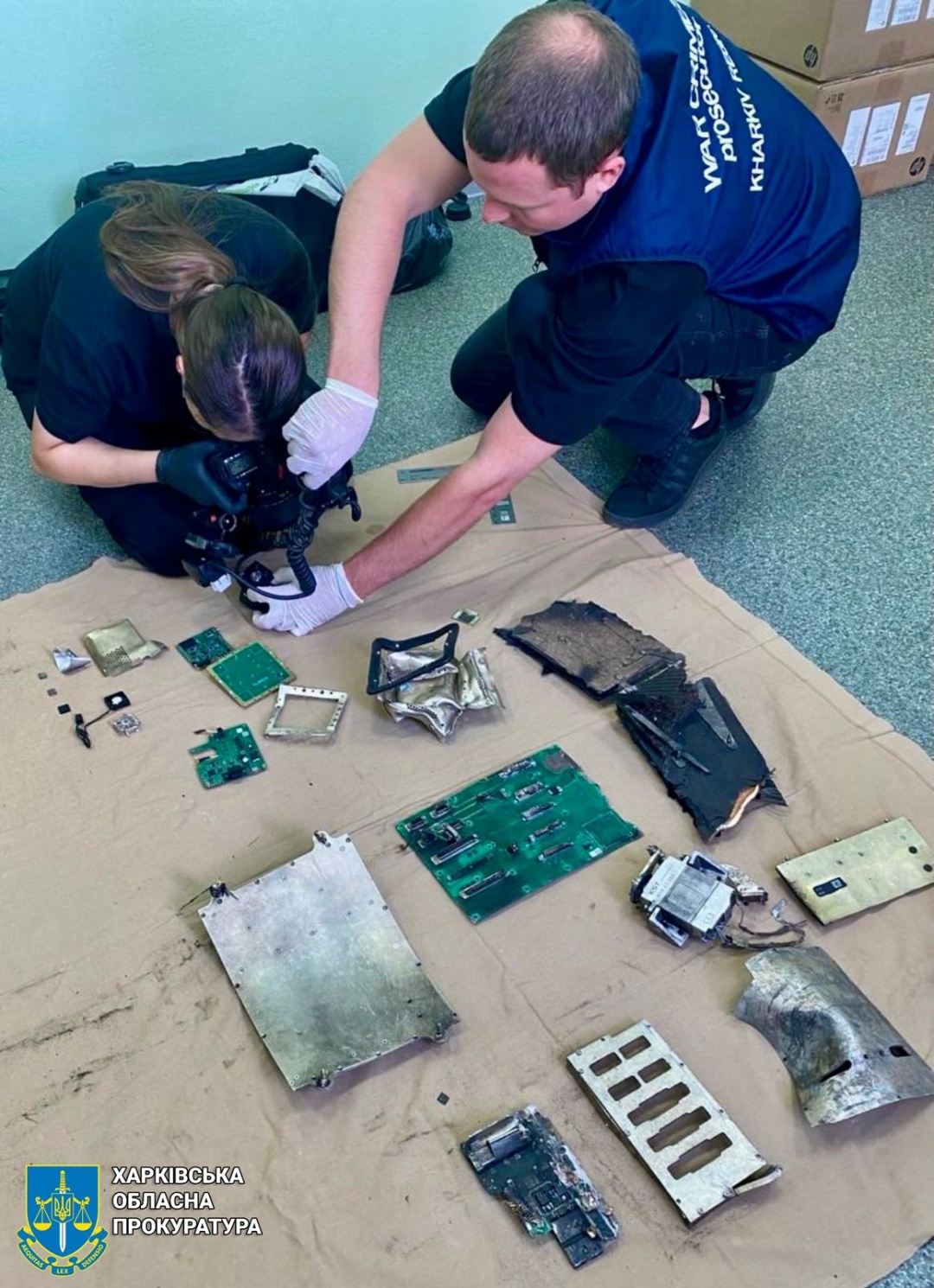 prokurori spilno z car doslidzhujut mikroelektroniku droniv jakimi vijska rf bili po harkivshhini 331164c