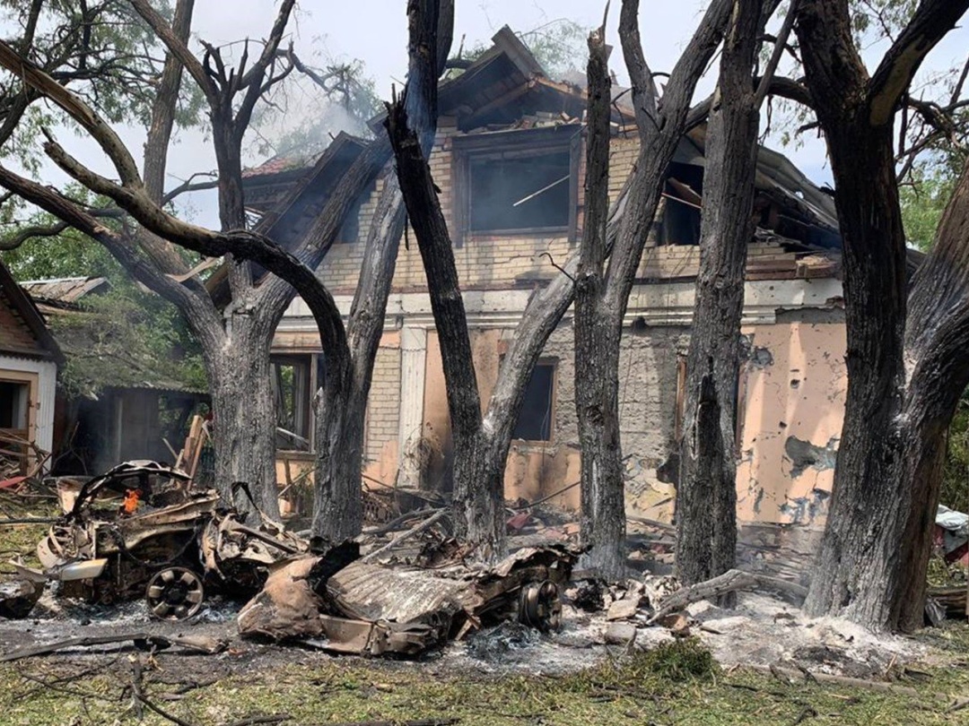 rosijani vdarili po centru sela na donechchini zaginula spivrobitnicja silradi 15 travmovanih bcef376