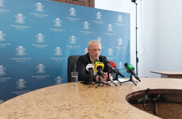 Схему руху біля МакДональдзу у Чернівцях перероблять, якщо триватимуть ускладнення в русі