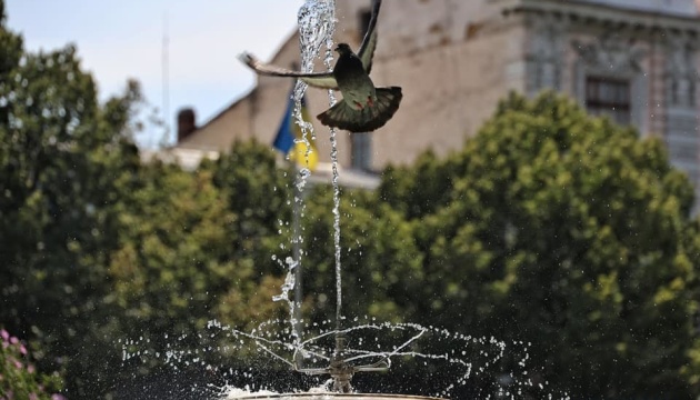 Сьогодні спека послабне майже в усіх областях