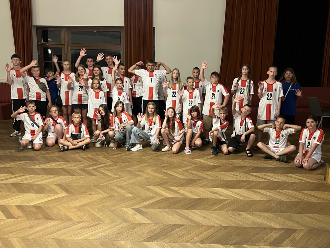 u gruziyi predstavniki posolstva vidvidali ditej zahisnikiv ukrayini 799fa21