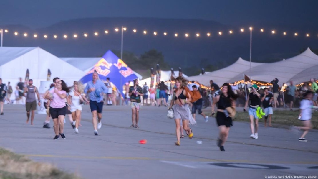 u slovachchini cherez shtorm postrazhdali shhonajmenshe 15 vidviduvachiv muzichnogo festivalju 63f4fed