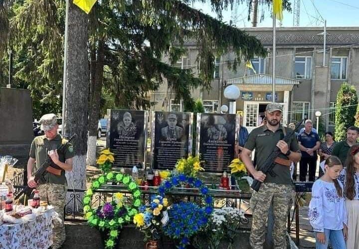 У Ванчиковецькій громаді відкрили меморіальні дошки полеглим воїнам