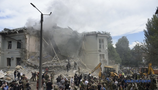 Удар по «Охматдиту»: у Києві завершили аварійно-рятувальні роботи після масованої ракетної атаки