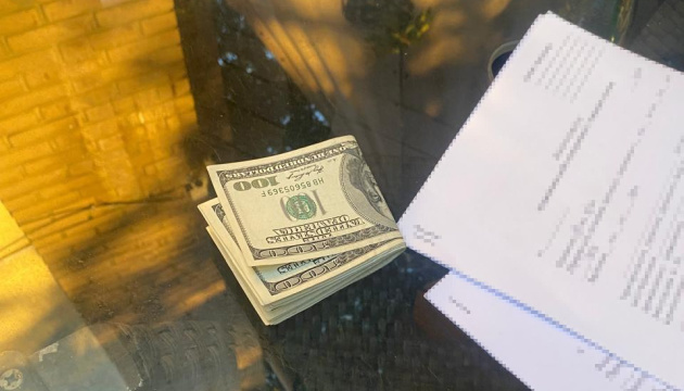 Вимагав у моряків хабарі за відгули: ДБР викрило командира військового судна