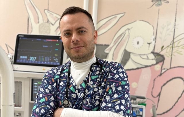 Врятував дитину в зруйнованому Охматдиті: медик із Буковини попри поранення завершив операцію