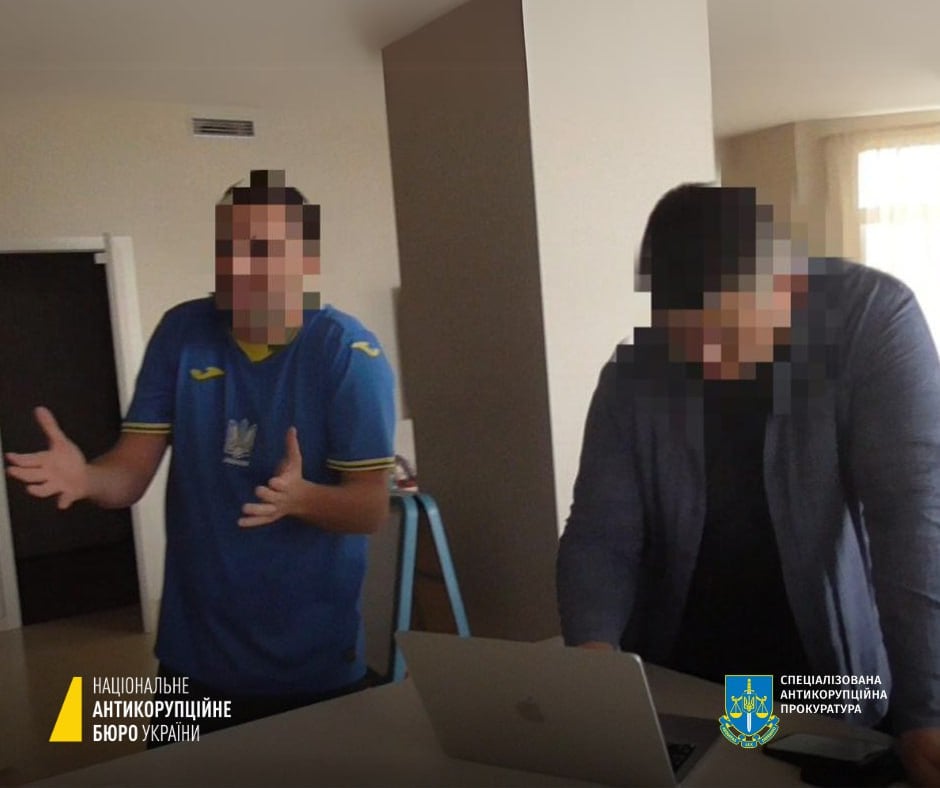 За посаду керівника Чернівецької митниці пропонували $200 тисяч: НАБУ і САП викрили корупційну схему 11 За посаду керівника Чернівецької митниці пропонували $200 тисяч: НАБУ і САП викрили корупційну схему