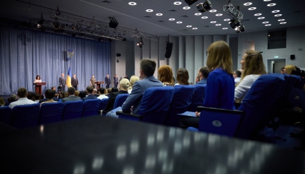 zelenskij privitav 248 novih suddiv jaki sklali prisjagu eb531e0