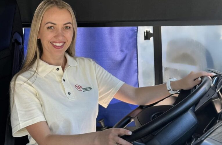 Жінок навчать водити міські автобуси. Запускають пілотний проєкт