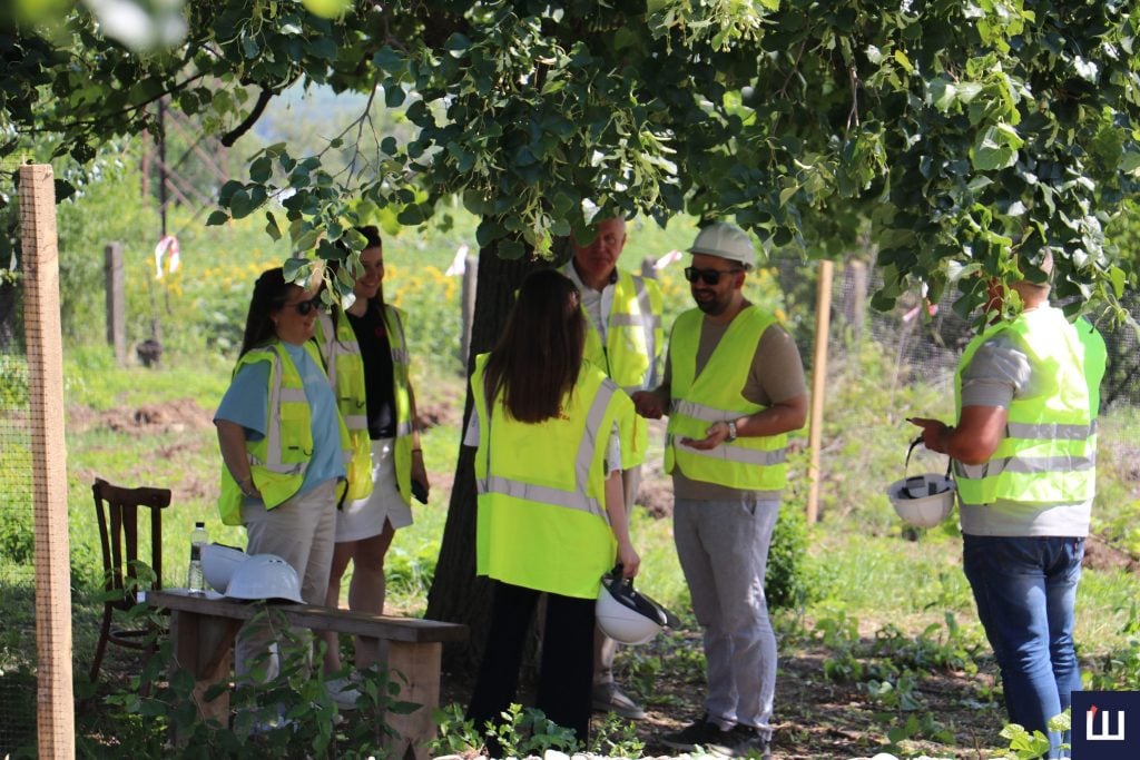 Змушені призупиняти водопостачання: як «Чернівціводоканал» замінює магістральний водогін