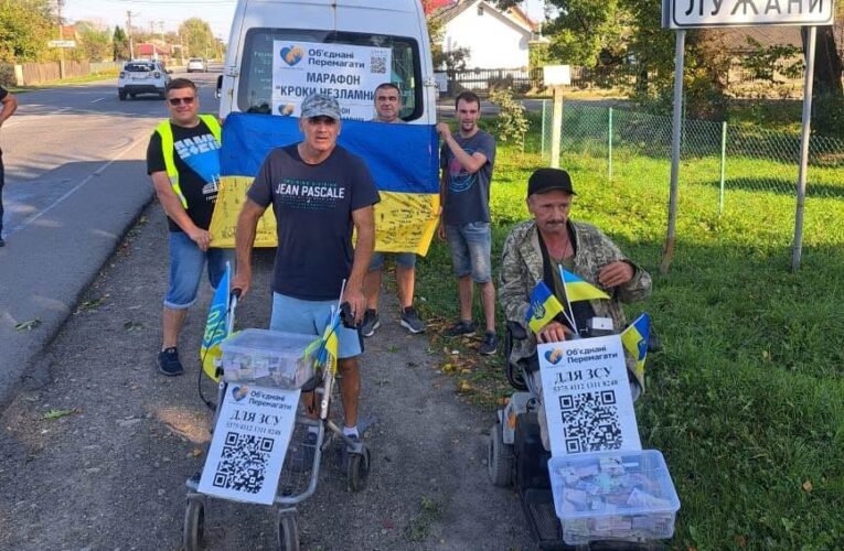 Двоє буковинців з інвалідністю зібрали понад 700 тисяч гривень для потреб війська