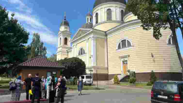 Храм УПЦ судиться за парковку в центрі м.Чернівці