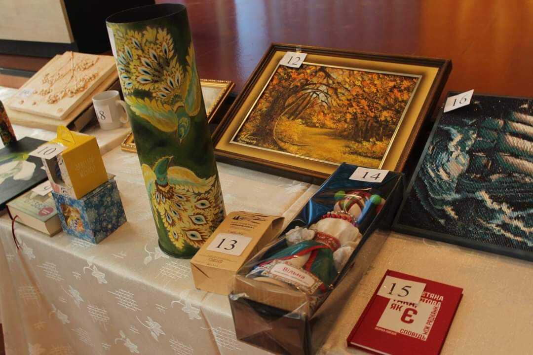 na rivnenshhini licej zibrav na blagodijnomu aukcioni ponad ₴100 tisjach griven dlja zsu 422665d