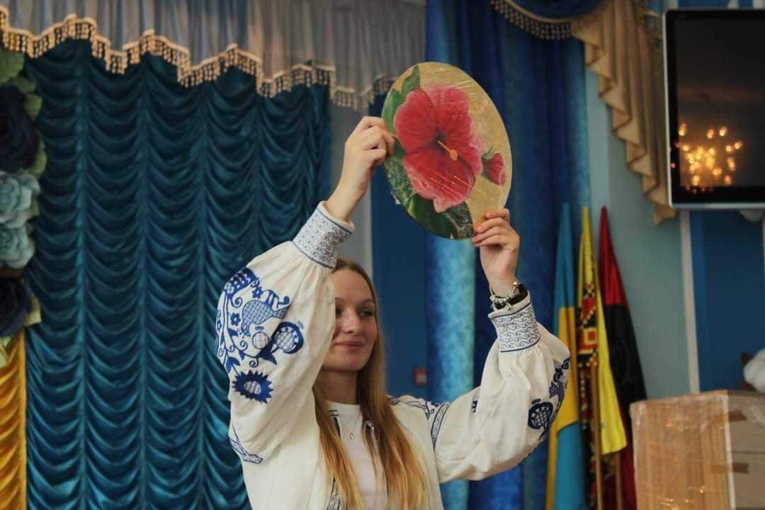 na rivnenshhini licej zibrav na blagodijnomu aukcioni ponad ₴100 tisjach griven dlja zsu bce5614