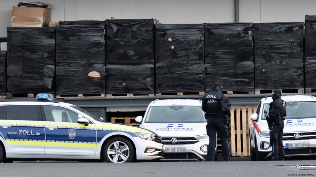 Поліція Гамбурга вилучила 2 тонни кокаїну на €100 мільйонів 11 policija gamburga viluchila 2 tonni kokayinu na euro100 miljoniv 9731edd