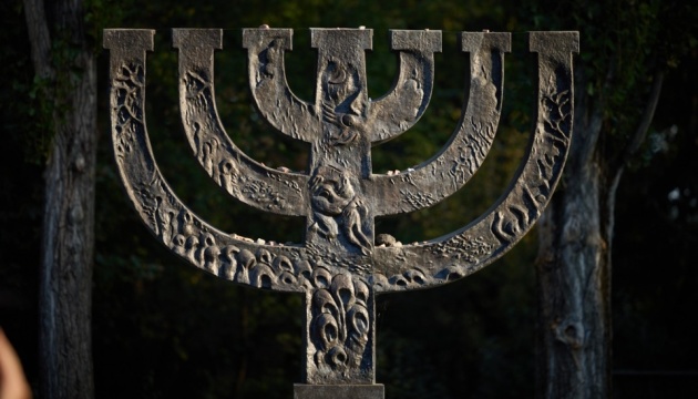 Україна вшановує пам'ять жертв трагедії Бабиного Яру