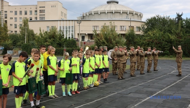 v ivano frankivsku za uchasti ridnih zagiblih vidkrili turnir shid i zahid razom 1635923
