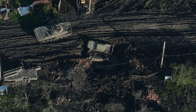 Армія РФ за тиждень втратила майже 8700 осіб та 1540 одиниць озброєнь і техніки