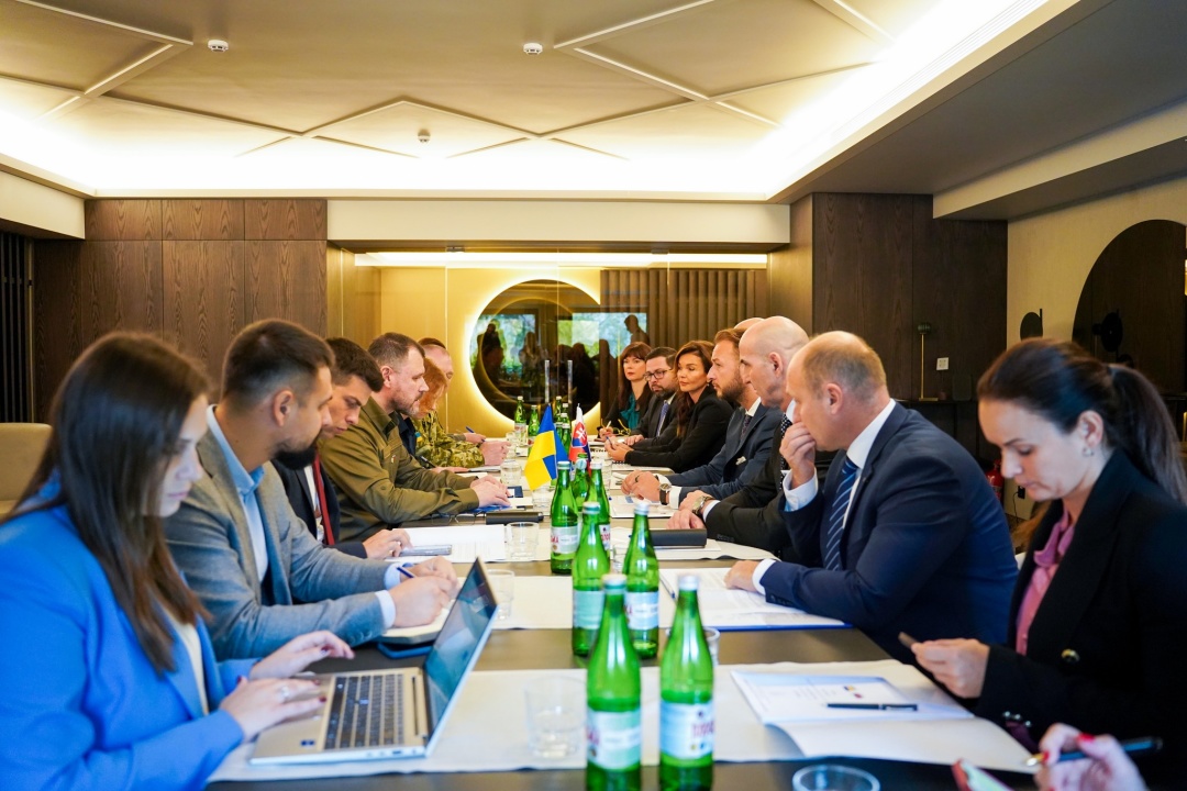 do kincja roku ukrayina zapustit zaliznichne spoluchennja zi slovachchinoju e0608c2