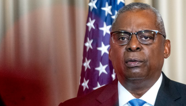 Лише Україна вирішує, як використовувати далекобійні дрони власного виробництва – Остін