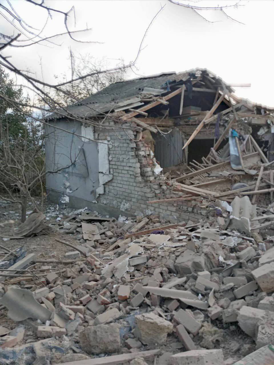 na hersonshhini rosijskij snarjad povnistju zrujnuvav zhitlovij budinok 51de294