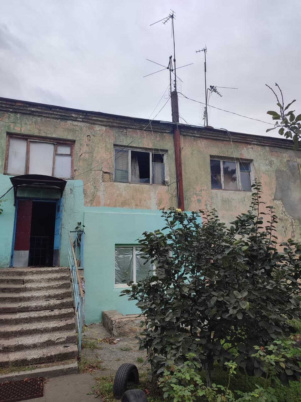 nichna ataka na odesu rosijani poshkodili zhitlovu dvopoverhivku 2c3d1a2