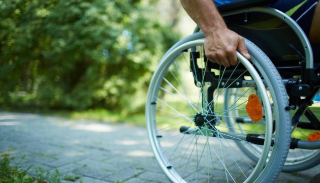 Окупанти погрожують позбавити пенсій людей з інвалідністю, які не матимуть паспорт РФ