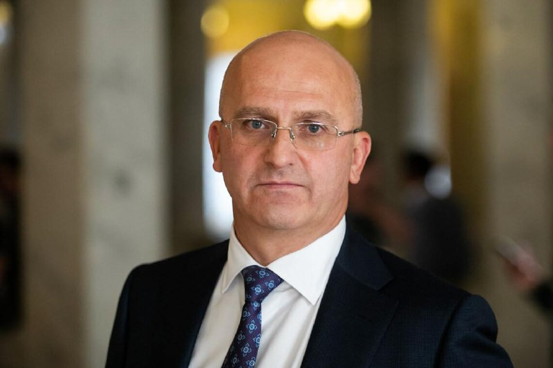 pomer narodnij deputat oleg makarov 28be009