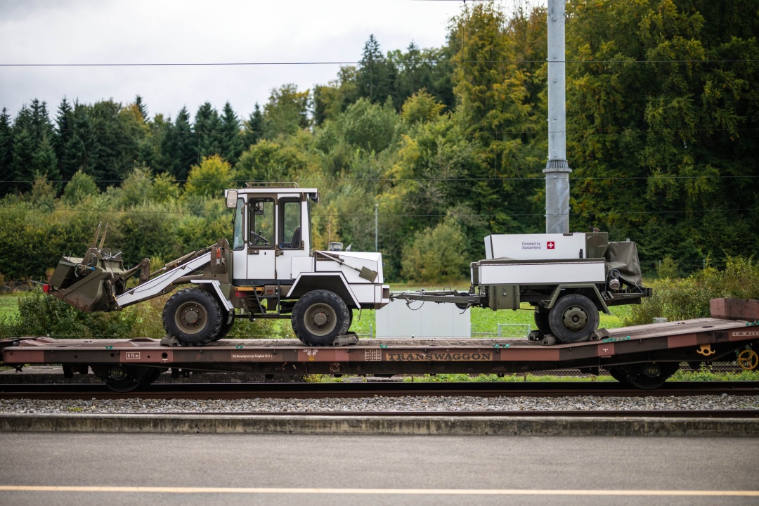 shvejcarija peredaye ukrayini 60 mashin dlja vivezennja smittja i pozhezhni nasosi 927fa13