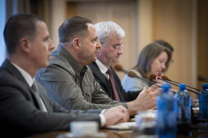 spilnij dokument shhodo realizaciyi formuli miru bude u listopadi yermak na zustrichi z poslami g20 2db73d9