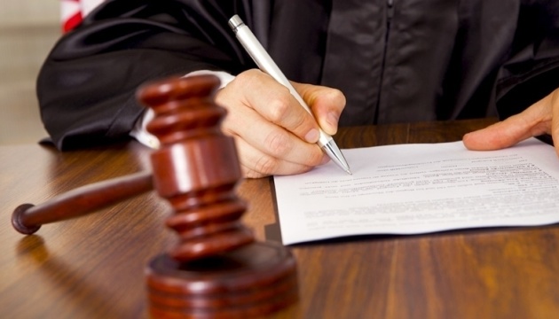 Судитимуть чотирьох посадовців міськради Дніпра, які наживалися на закупівлях для сил оборони